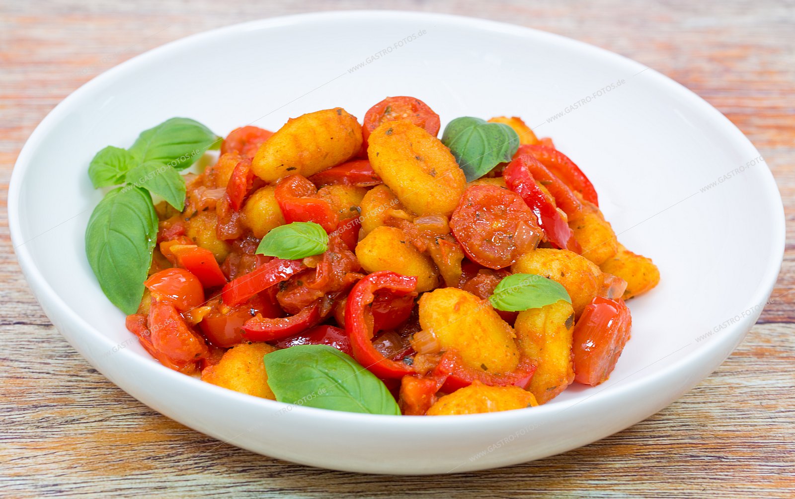 Gnocchi in Paprika-Tomatensauce - Nudelgerichte mit Sauce